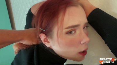 Man Fucked in the Mouth and Pussy Lydig Rödhårig Skimpy and Cum on Tits